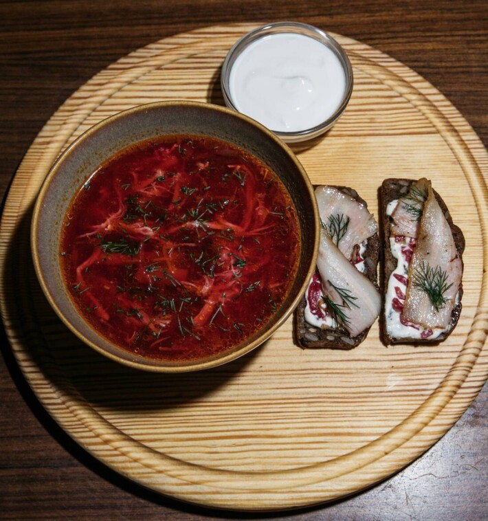 Борщ с рваной свининой