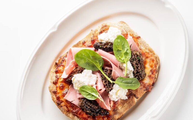 Пинса со сморчками