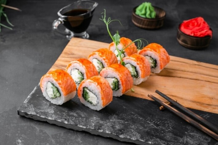 Ролл «Карамельная филадельфия»