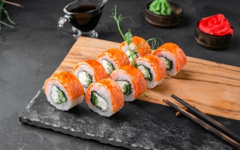 Ролл «Карамельная филадельфия»