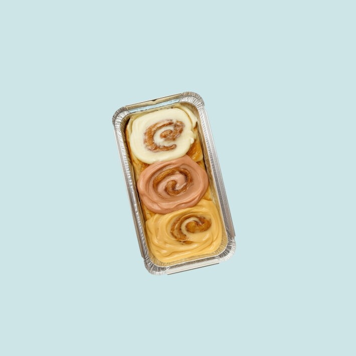 Выпеченный набор из трех из классики, карамели и клубники