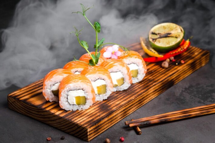 Ролл «Филадельфия с манго»