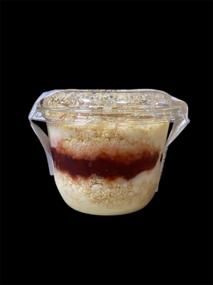 Пирожное «Наполеон» с ягодной начинкой