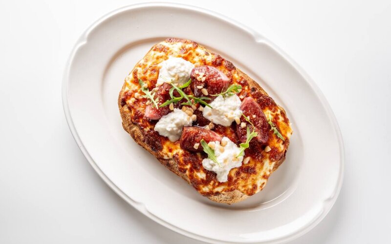 Пинса «Инжир и страчателла»