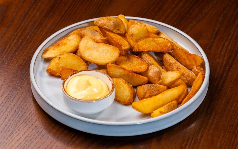 Дольки картофельные с соусом