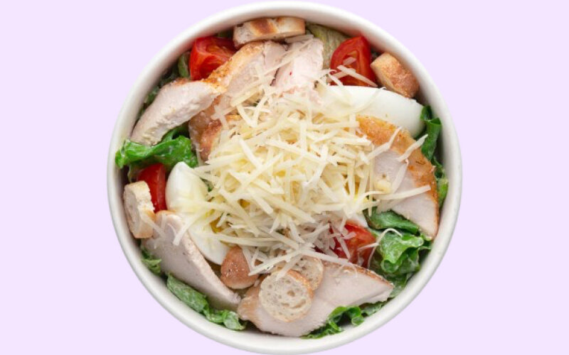 Салат Цезарь с курицей