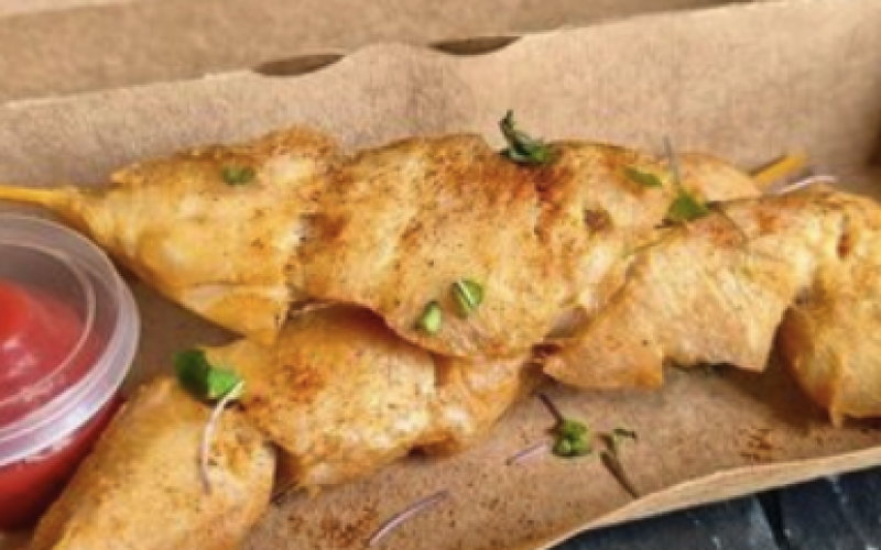 Шашлычок куриный с соусом