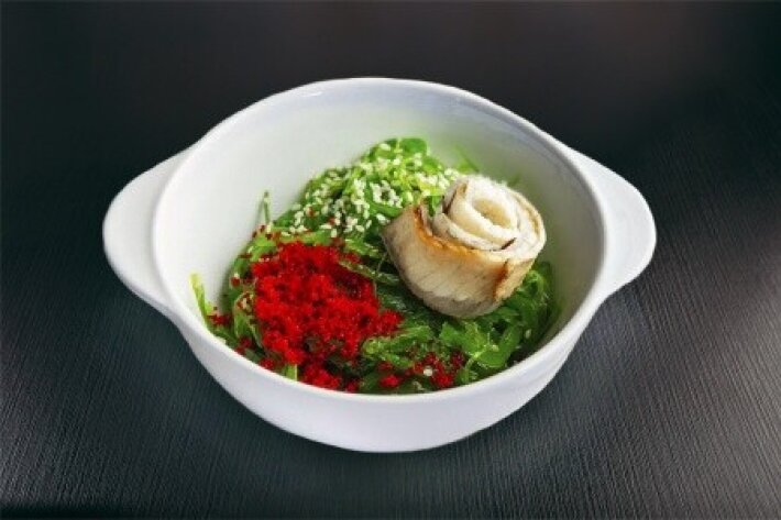 Салат «Чука с угрем»