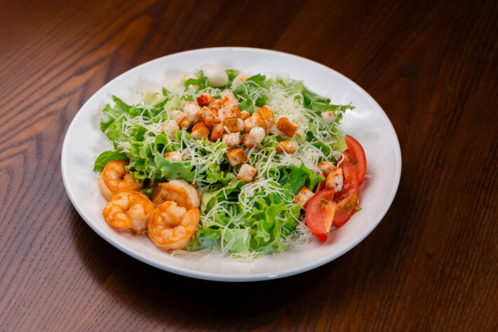 Салат «Цезарь» с креветками