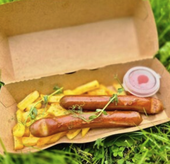 Картофель фри с колбасками
