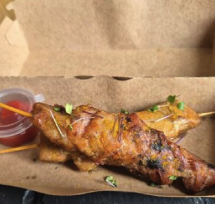 Шашлычок из свинины с соусом