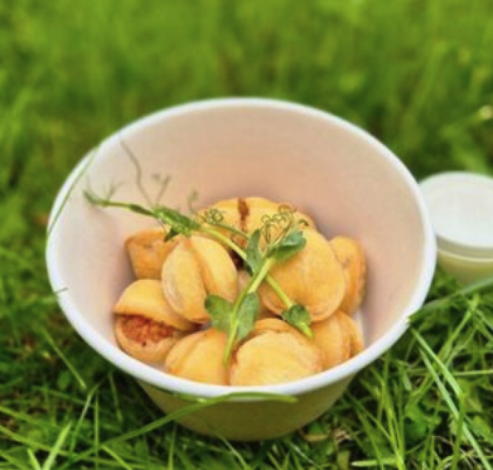 Пельмешки во фритюре со сметаной