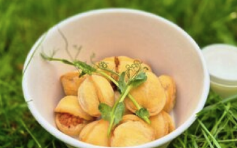 Пельмешки во фритюре со сметаной