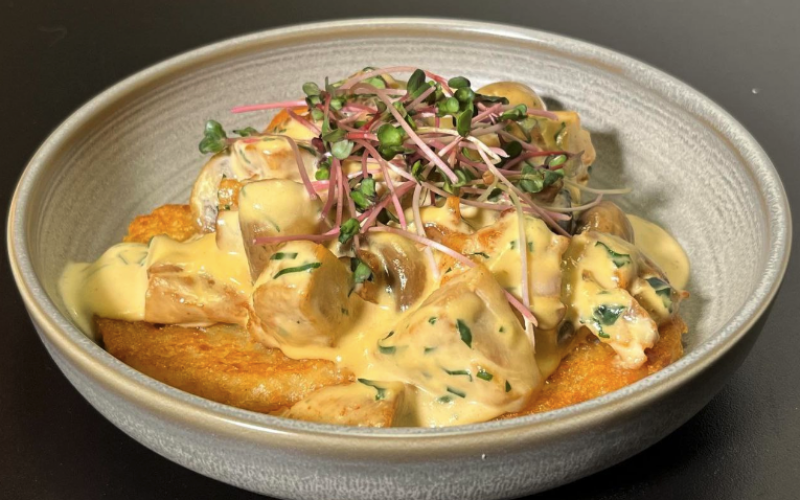 Хашбрауны с цыплёнком и грибами