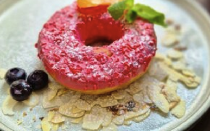 Клубничный пончик