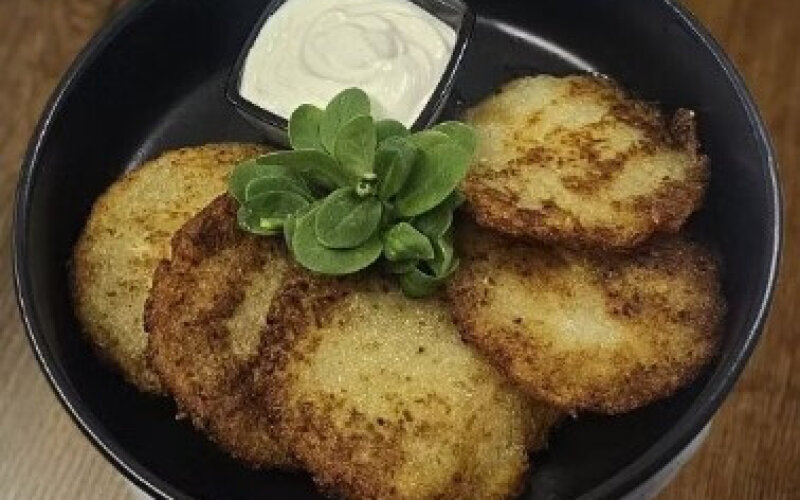 Драники со сметаной