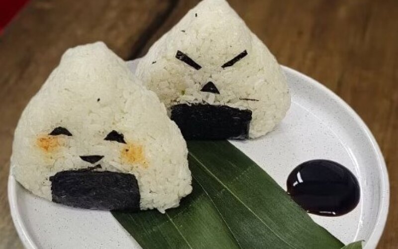 Онигири с цыпленком