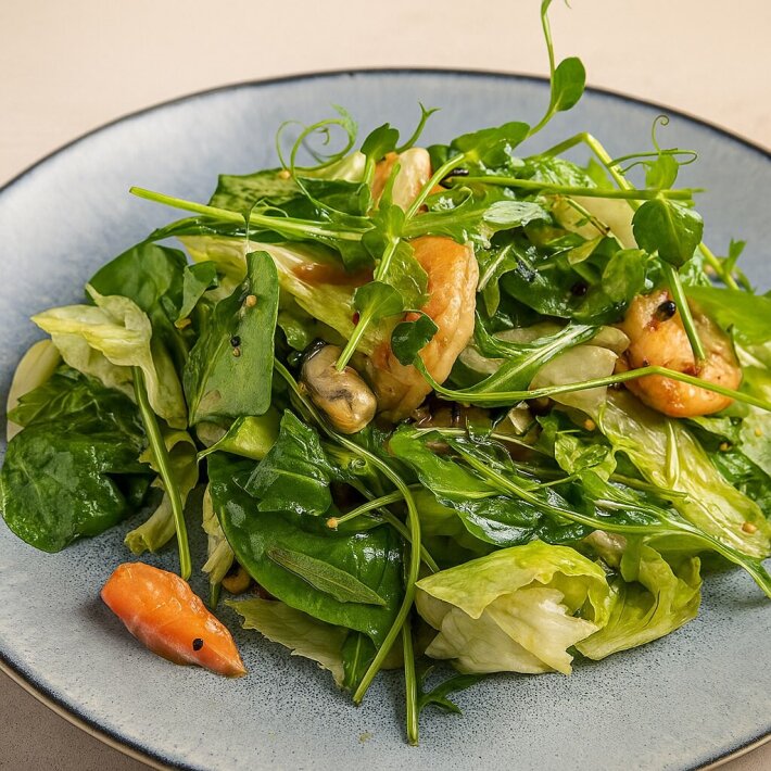 Салат с морепродуктами