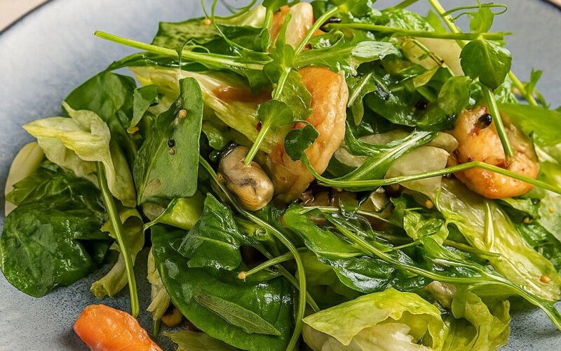 Салат с морепродуктами