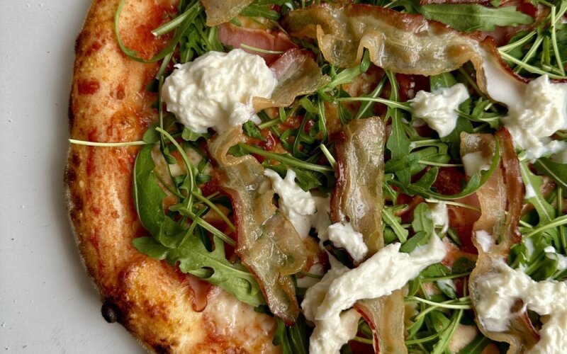 Пицца «Нежный сыр с чипсами из бекона»