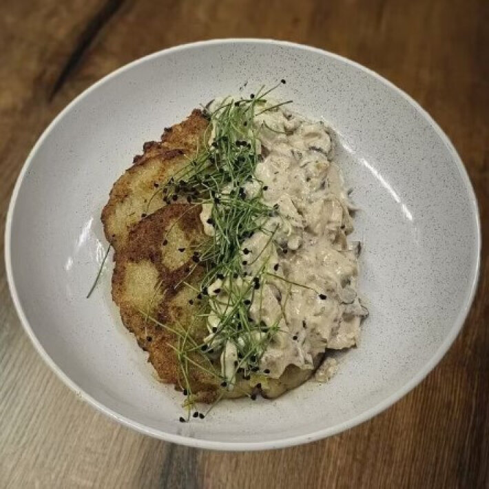 Драники с курицей и грибами