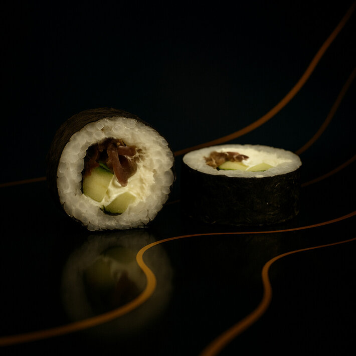 Мак с жаренным тунцом