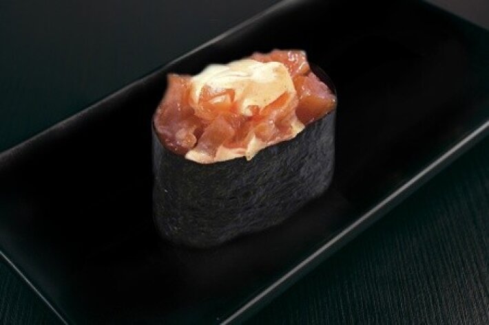 Гункан «Спайси лосось»