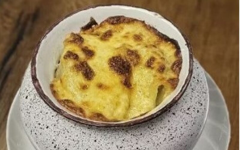 Горшочек с домашними пельменями