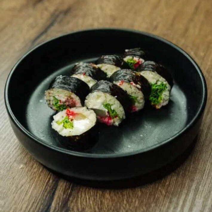 Ролл «Маки копченый лосось и авокадо»