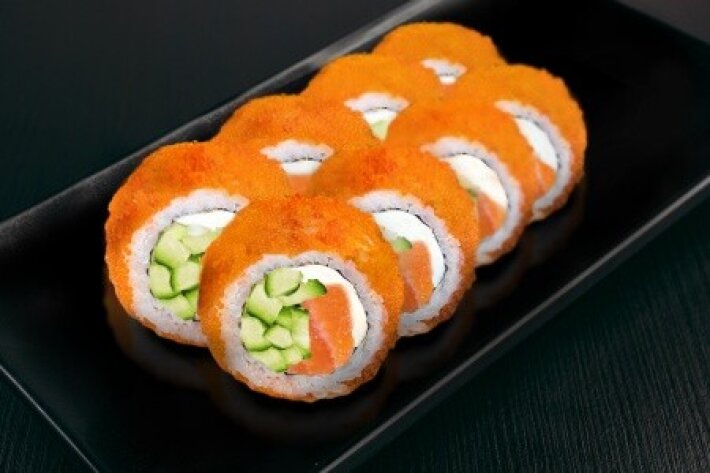 Ролл «Калифорния с лососем»