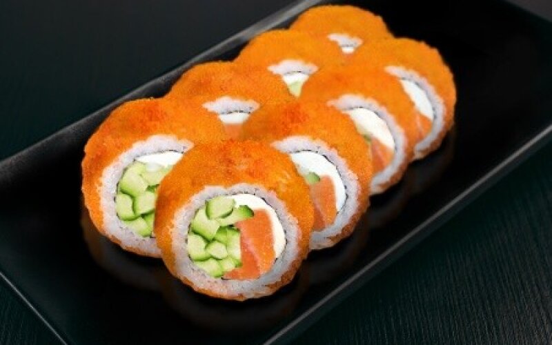 Ролл «Калифорния с лососем»