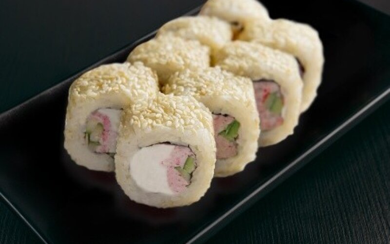 Ролл «Калифорния в кунжуте»