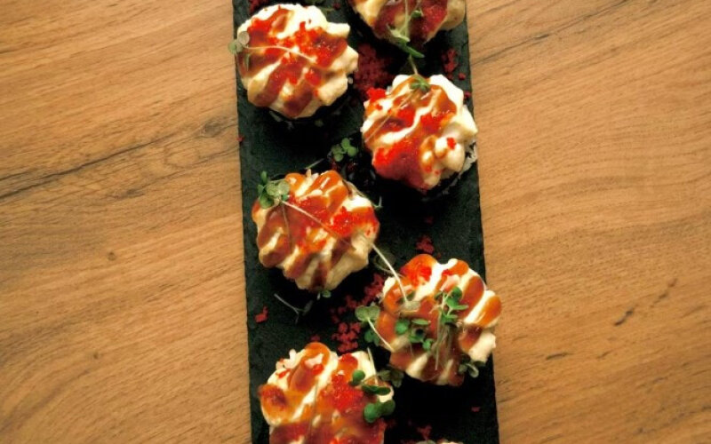 Запеченный ролл с креветкой