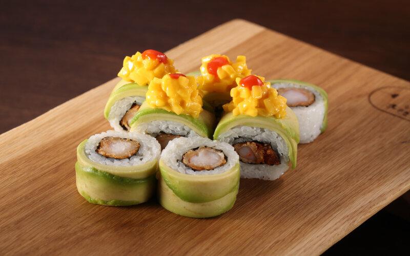 Креветка темпура с сальсой манго