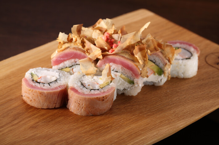 Тунец татаки в устрично-трюфельном соусе