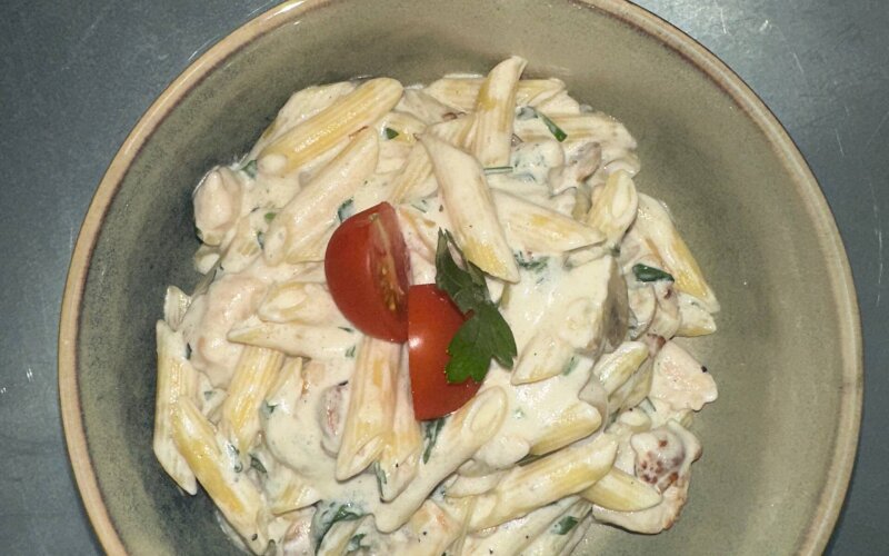 Панне с цыплёнком и шампиньонами