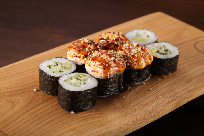 Запечённый ролл с лососем