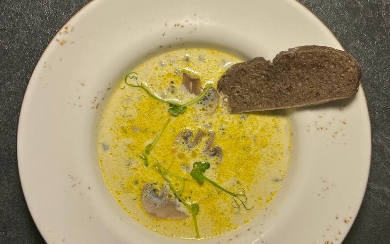 Суп «Сливочный» с грибами и сыром