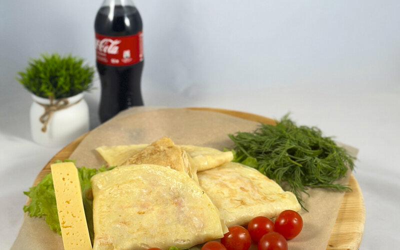 Блинчик с ветчиной, грибами и соусом терияки