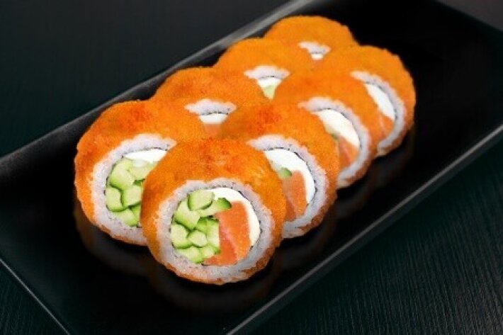 Ролл «Калифорния с лососем»