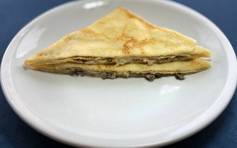 Блинчик с грибами и сыром «Пармезан»