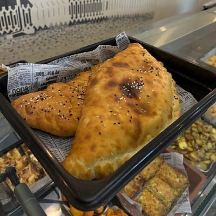 Кальцоне с курицей и грибами