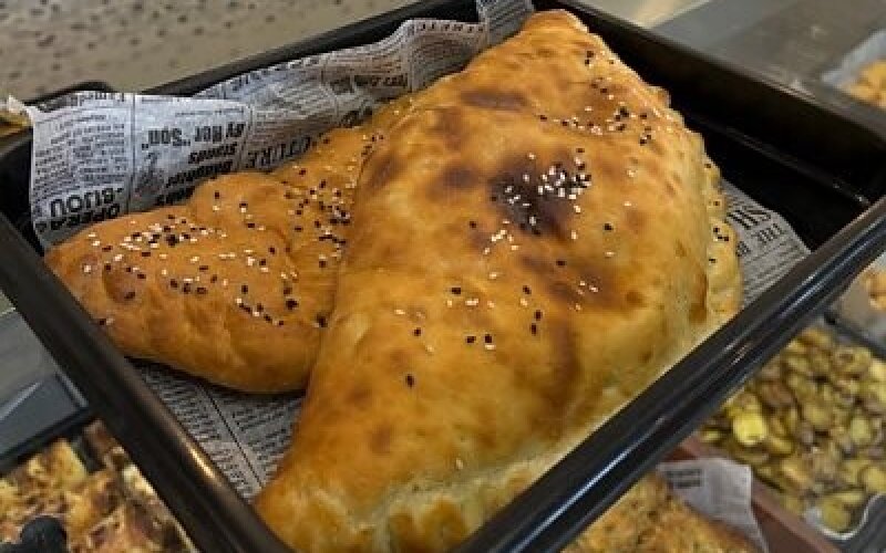 Кальцоне с курицей и грибами