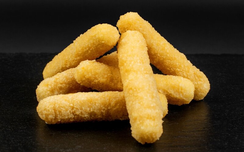 Сырные палочки в панировке