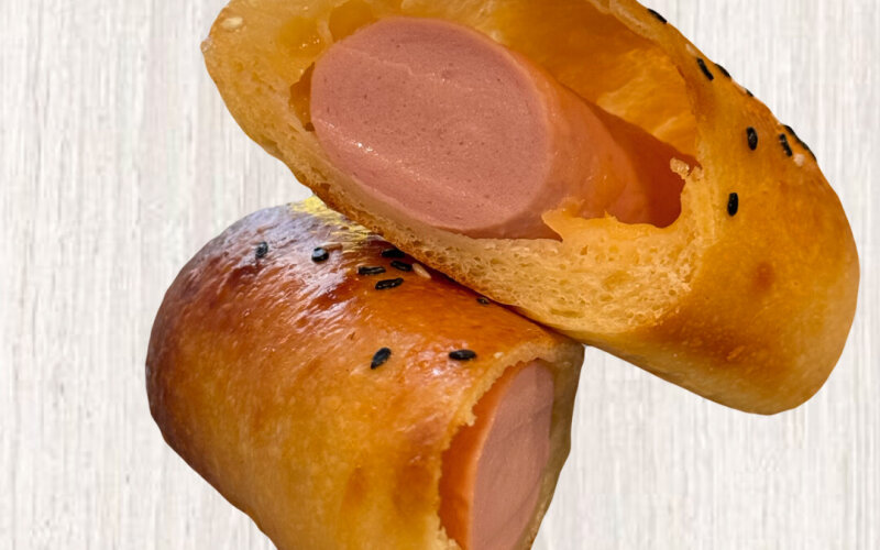 Сосиска в тесте с сыром