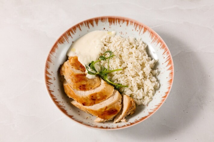 Филе куриное в сливочном соусе с рисом