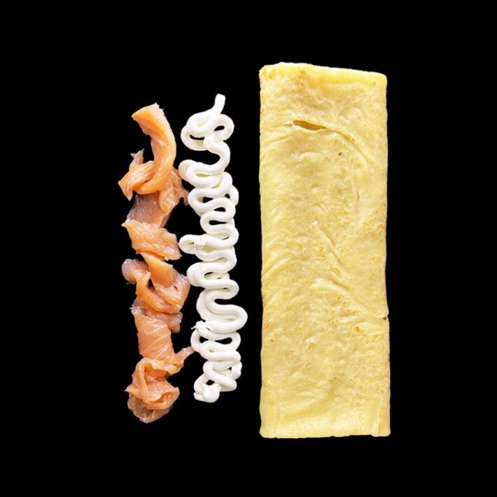 Блин с красной рыбой