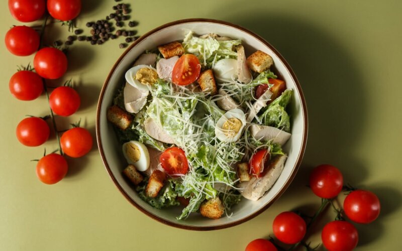 Салат «Цезарь с курицей»