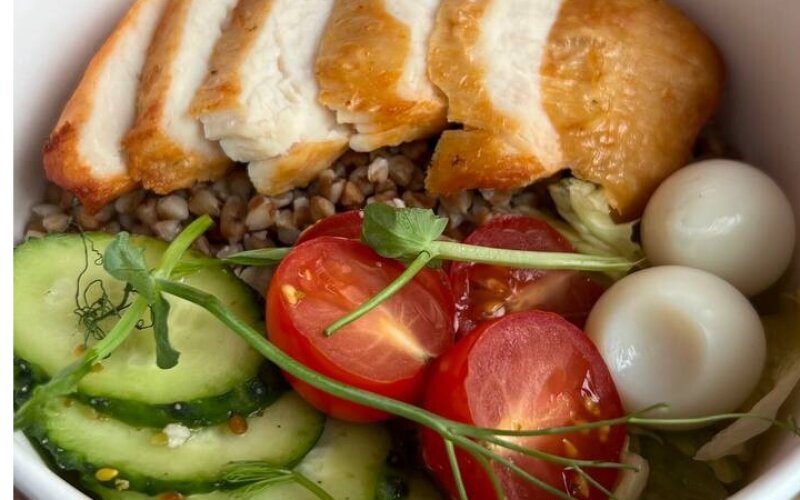 Боул «Гречка с курицей»