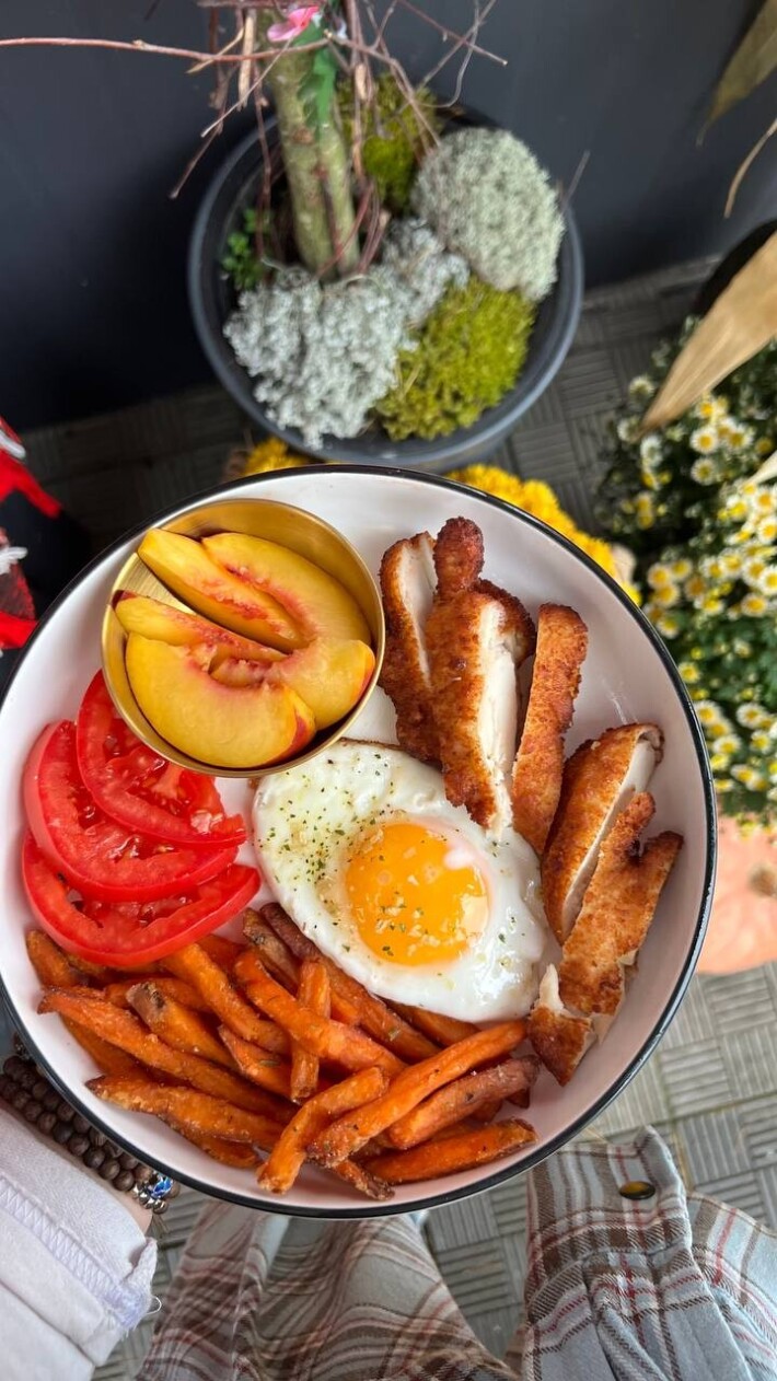 Сладкий батат с курицей в панировке